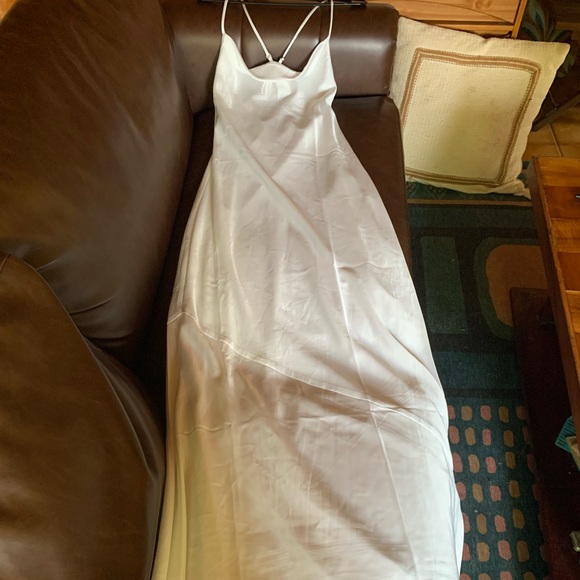 Show Me Your Mumu White Bridal Dress - Picture 3 of 3